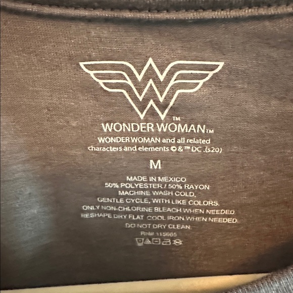 Wonder Woman “I’m a Mom What’s Your Superpower” Tee - Picture 2 of 4